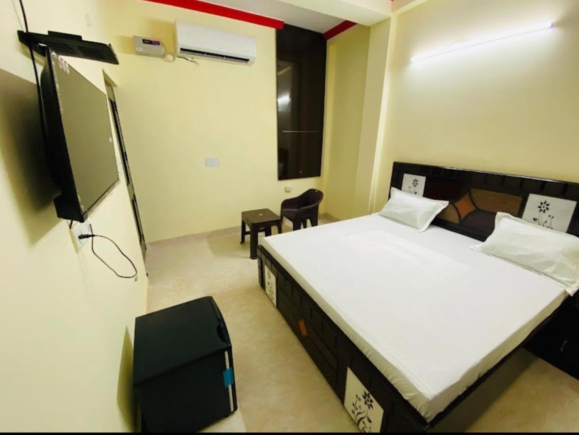 Hotel Golden Bridge Neu-Delhi Exterior foto